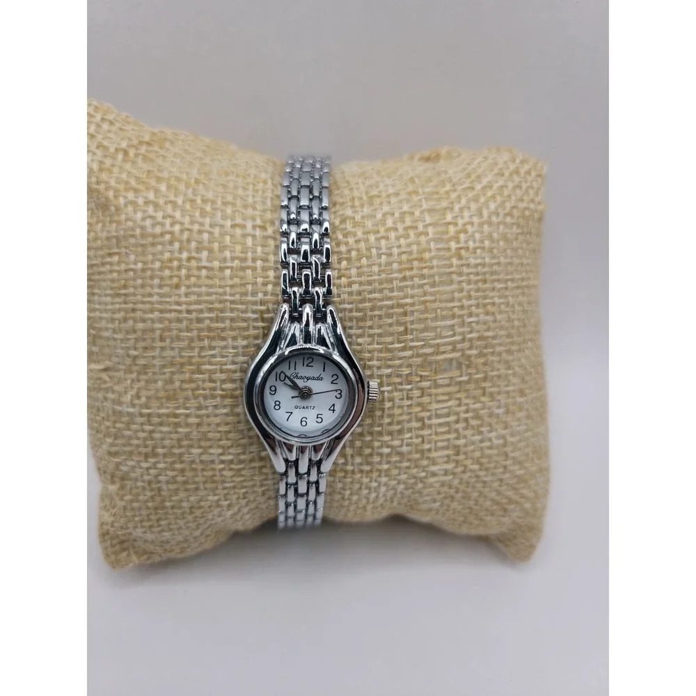 Chaoyada Women's Quartz Watch‎ Silver Tone Bracelet White Dial Analog Wristwatch
